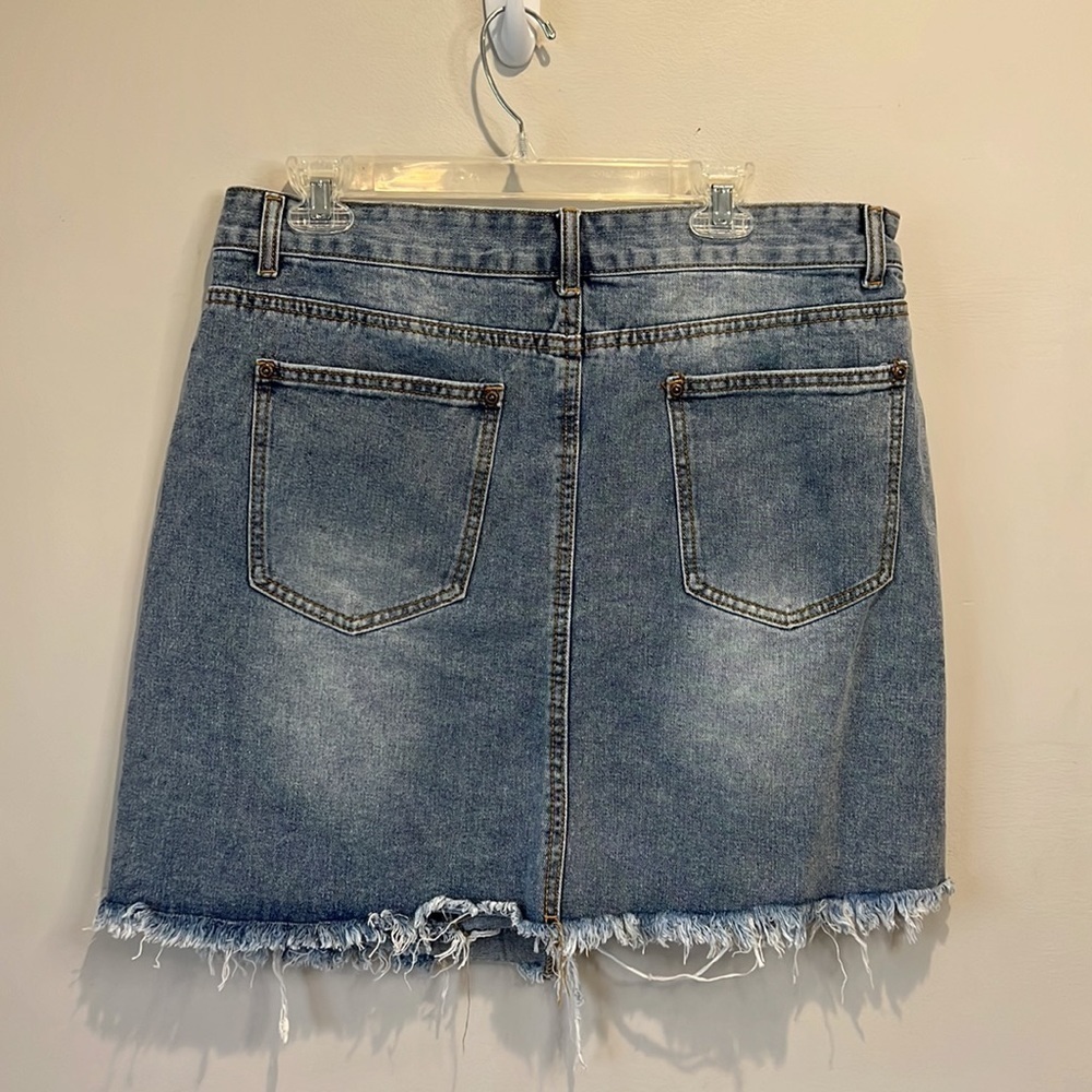 Boohoo Blue NWT Asymmetric Distressed Denim Skirt Size 12 - Picture 2 of 10
